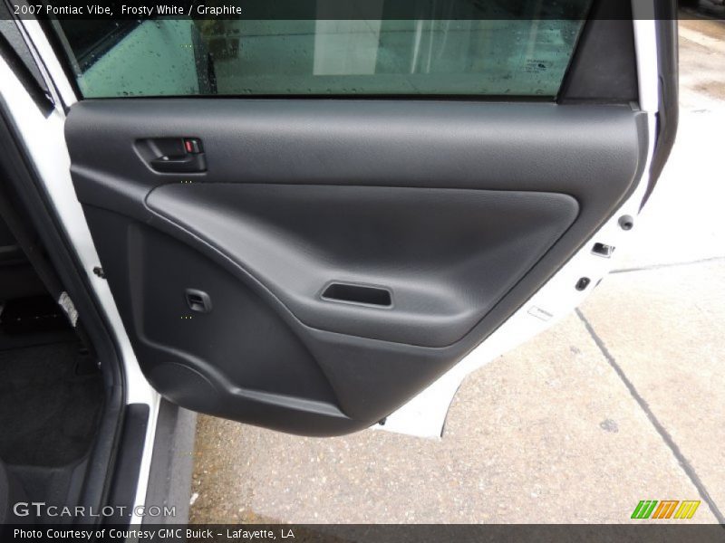Frosty White / Graphite 2007 Pontiac Vibe