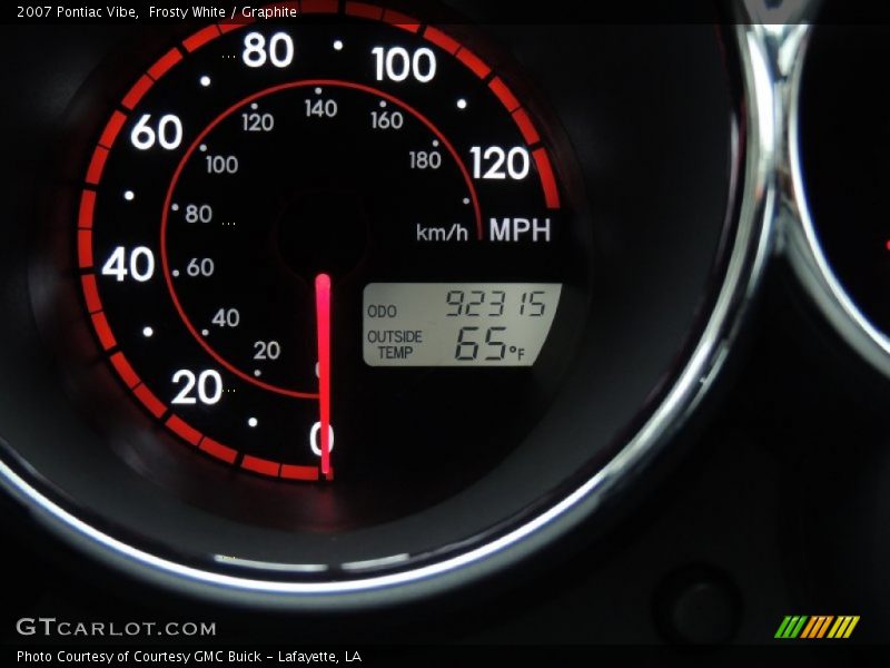 Frosty White / Graphite 2007 Pontiac Vibe