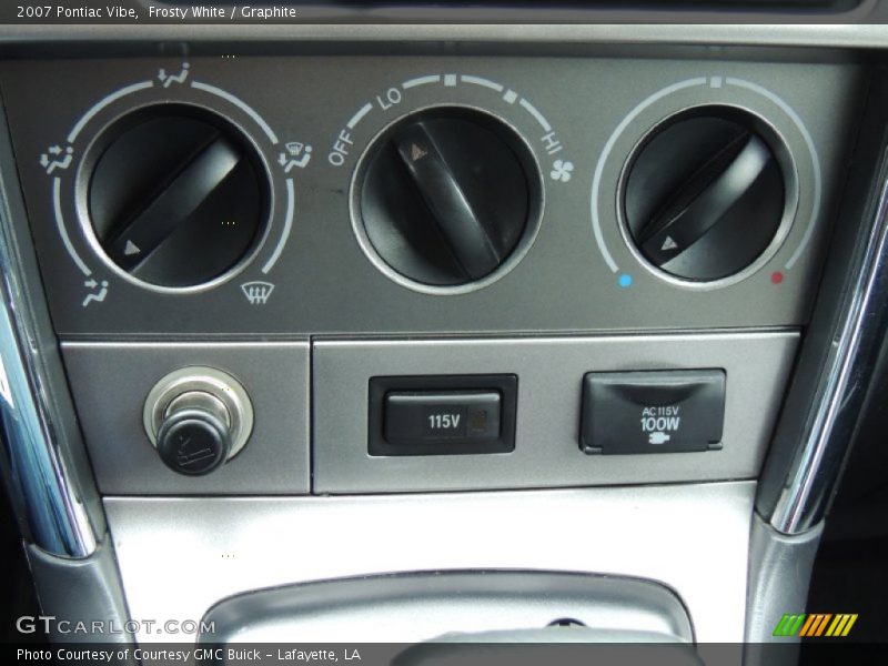 Frosty White / Graphite 2007 Pontiac Vibe