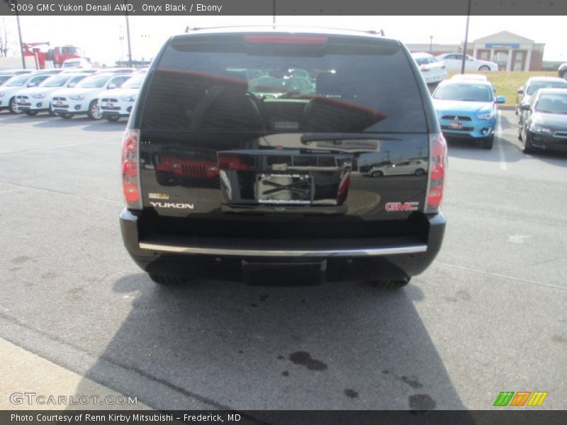 Onyx Black / Ebony 2009 GMC Yukon Denali AWD