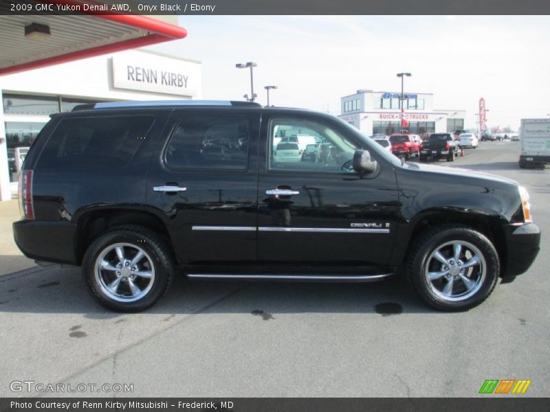 Onyx Black / Ebony 2009 GMC Yukon Denali AWD