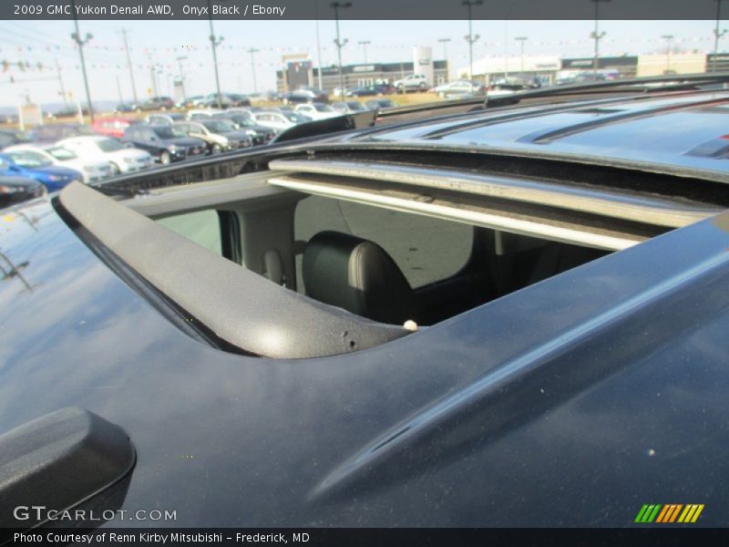 Onyx Black / Ebony 2009 GMC Yukon Denali AWD