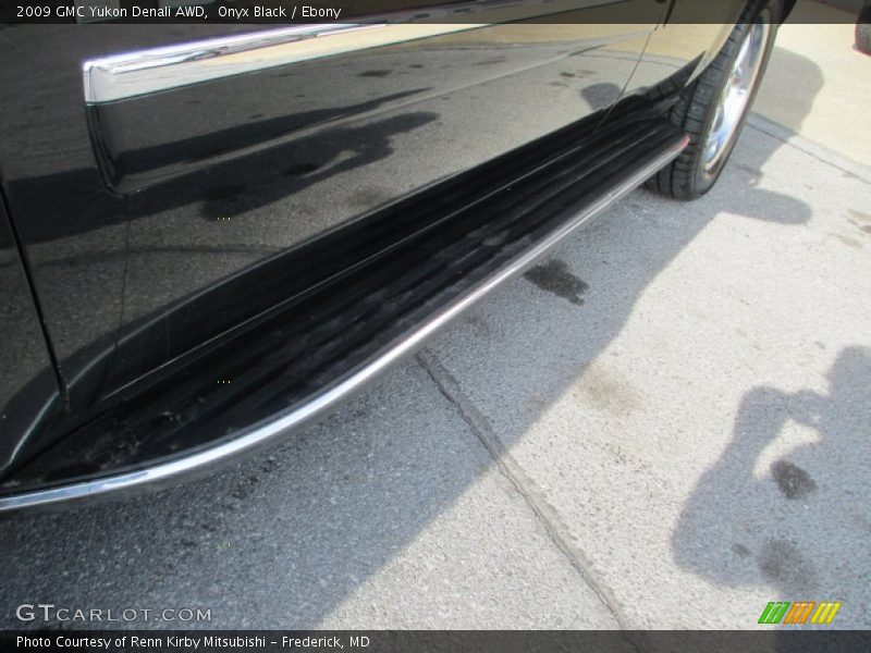 Onyx Black / Ebony 2009 GMC Yukon Denali AWD