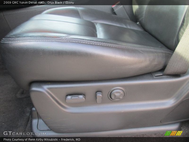Onyx Black / Ebony 2009 GMC Yukon Denali AWD