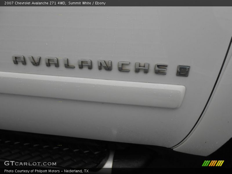 Summit White / Ebony 2007 Chevrolet Avalanche Z71 4WD