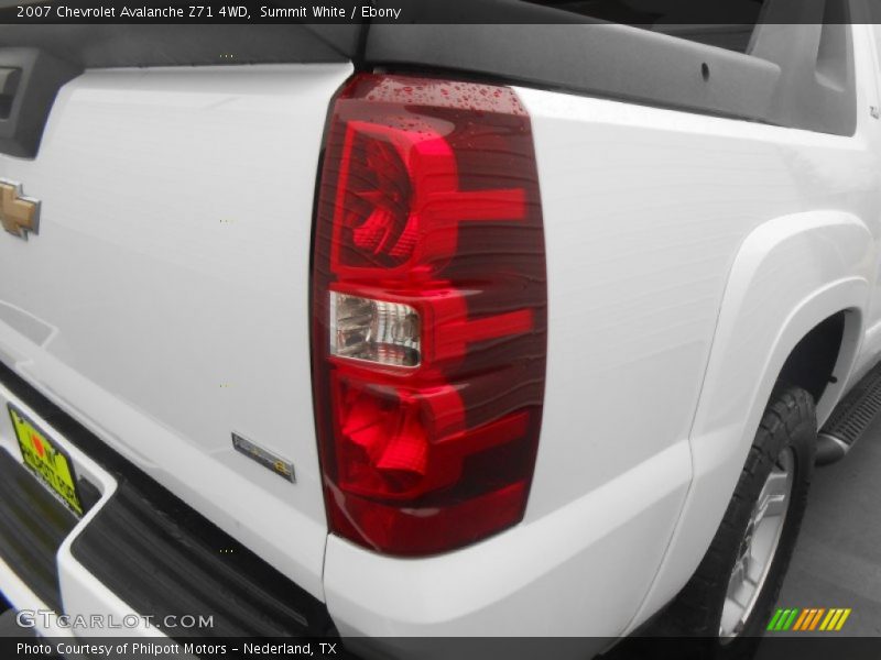 Summit White / Ebony 2007 Chevrolet Avalanche Z71 4WD
