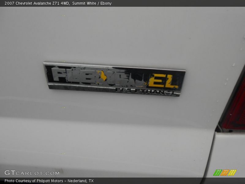 Summit White / Ebony 2007 Chevrolet Avalanche Z71 4WD