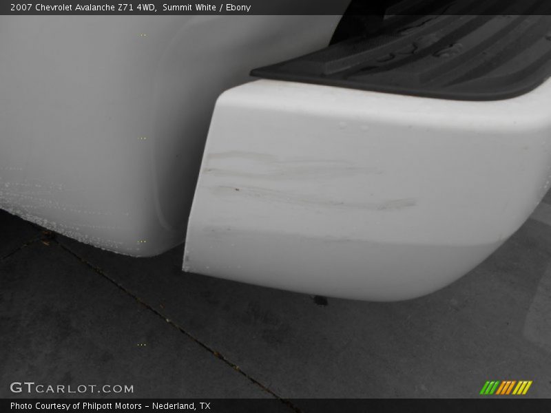 Summit White / Ebony 2007 Chevrolet Avalanche Z71 4WD