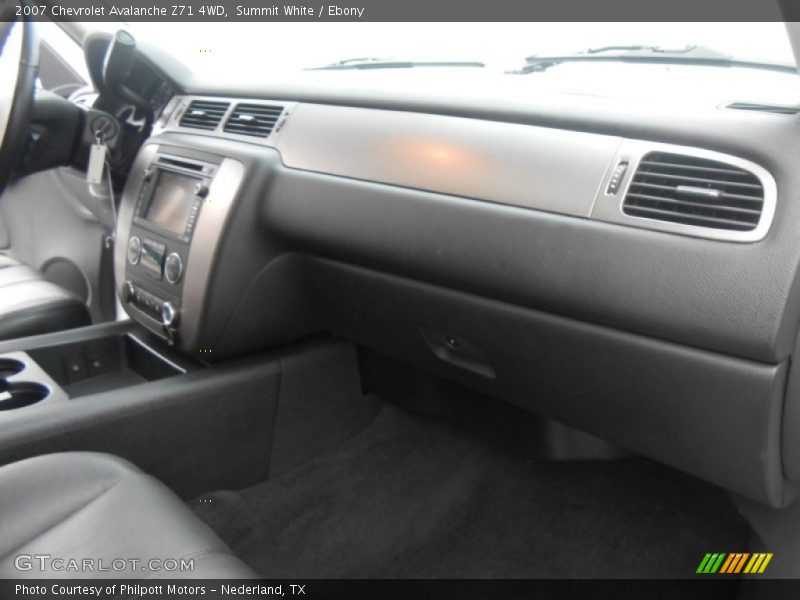 Summit White / Ebony 2007 Chevrolet Avalanche Z71 4WD