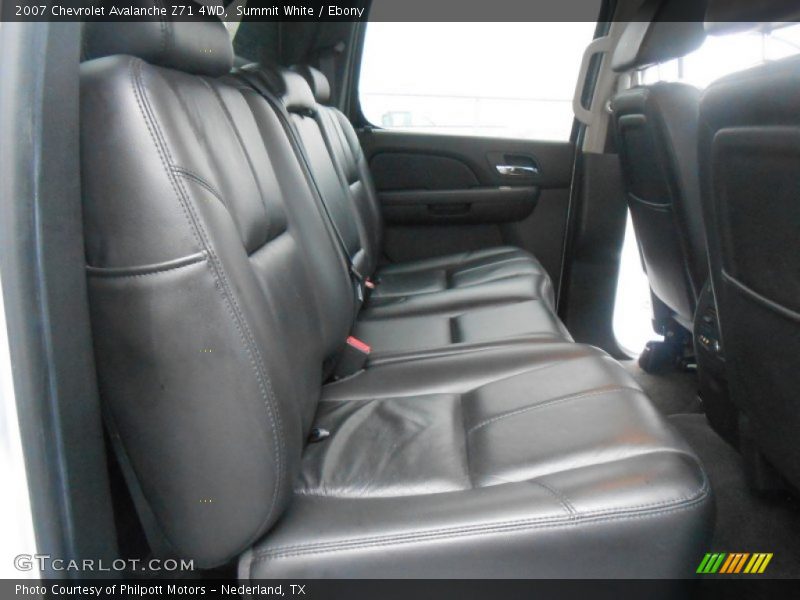Summit White / Ebony 2007 Chevrolet Avalanche Z71 4WD
