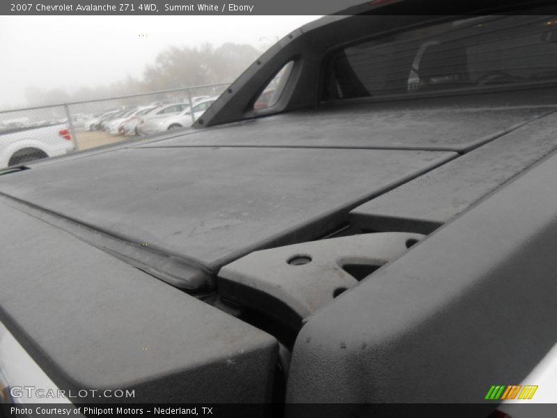Summit White / Ebony 2007 Chevrolet Avalanche Z71 4WD