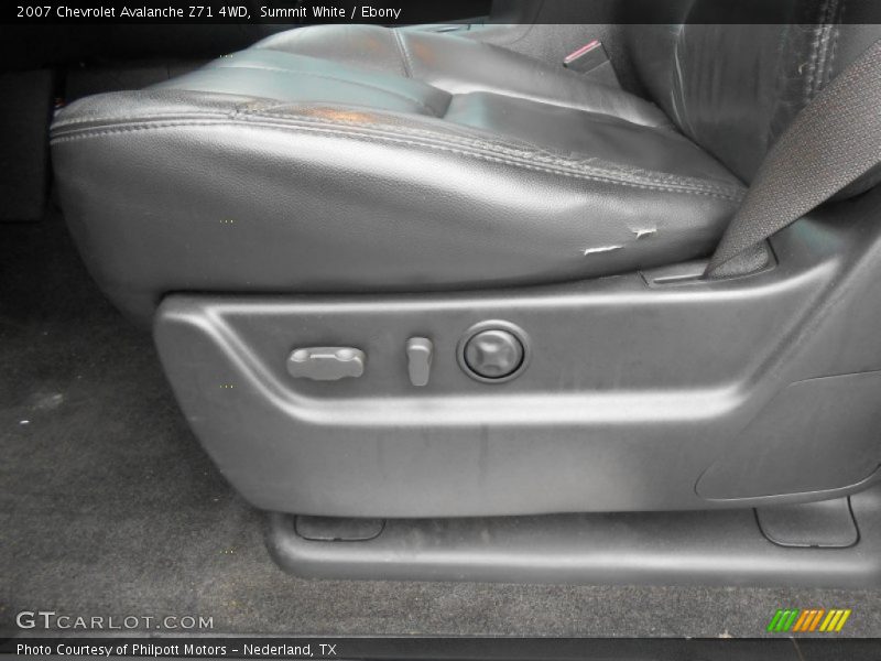 Summit White / Ebony 2007 Chevrolet Avalanche Z71 4WD