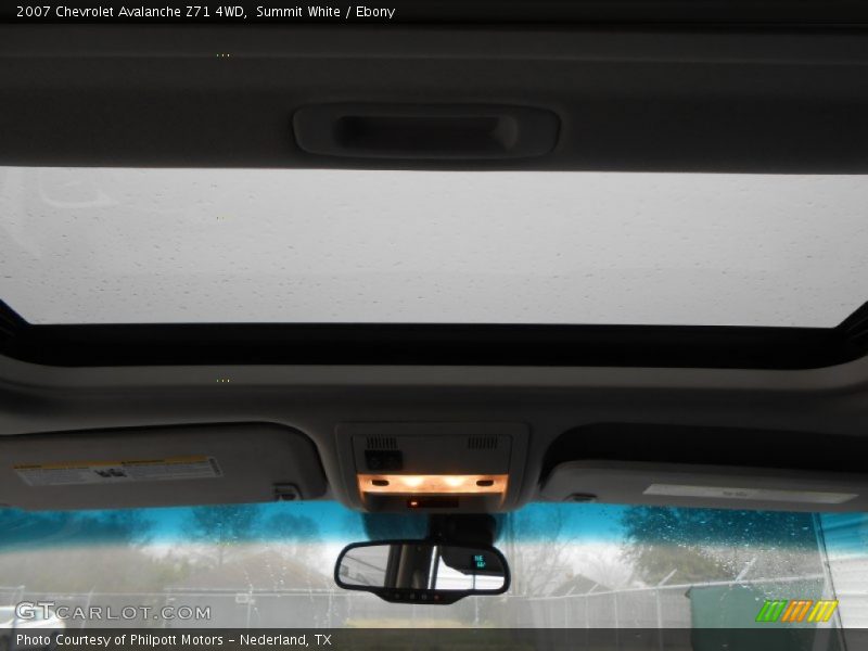 Summit White / Ebony 2007 Chevrolet Avalanche Z71 4WD