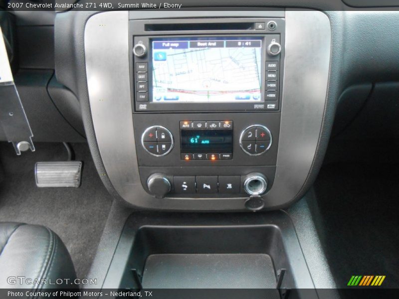 Summit White / Ebony 2007 Chevrolet Avalanche Z71 4WD