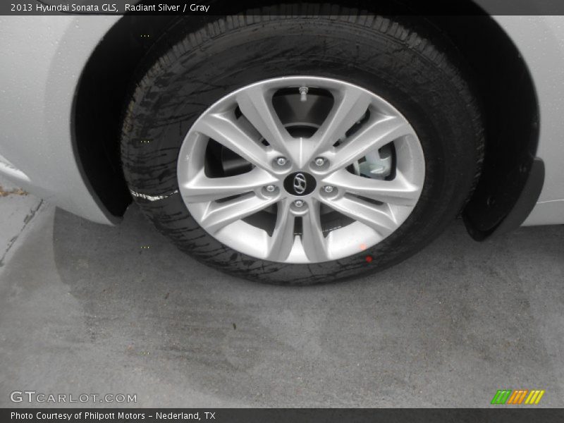 Radiant Silver / Gray 2013 Hyundai Sonata GLS