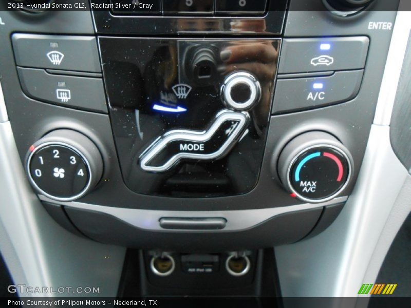 Radiant Silver / Gray 2013 Hyundai Sonata GLS