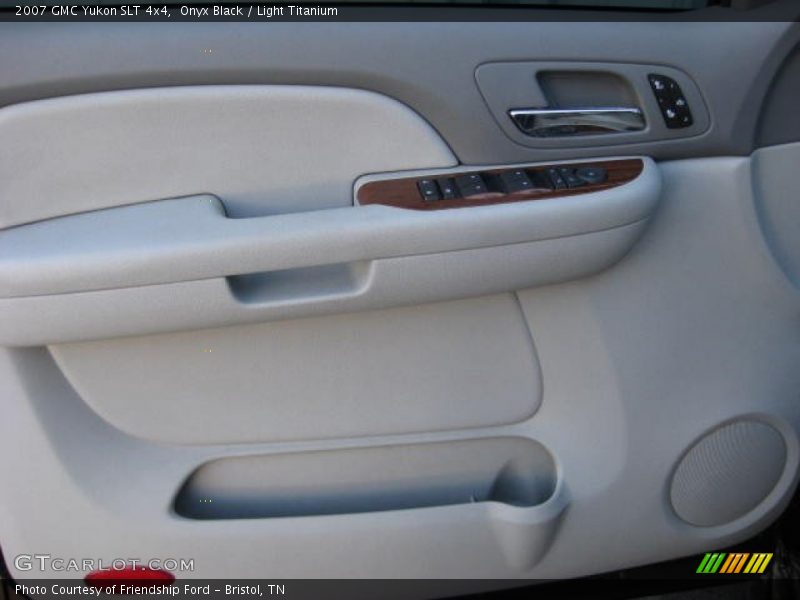 Onyx Black / Light Titanium 2007 GMC Yukon SLT 4x4