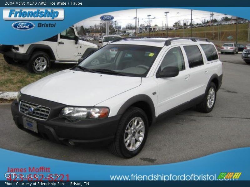 Ice White / Taupe 2004 Volvo XC70 AWD