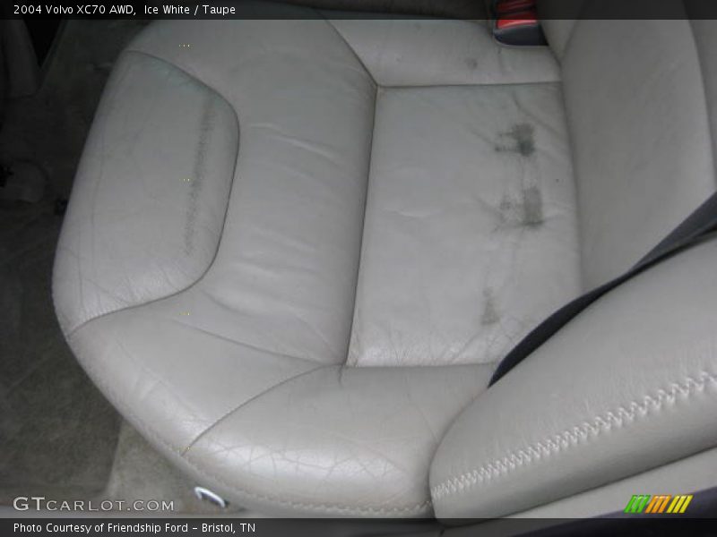 Ice White / Taupe 2004 Volvo XC70 AWD