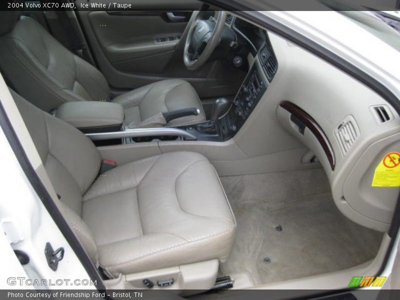 Ice White / Taupe 2004 Volvo XC70 AWD