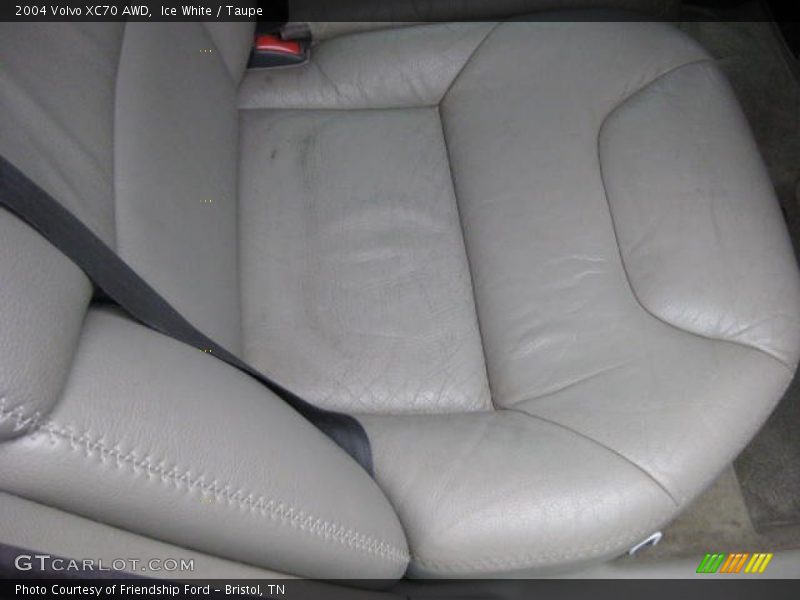 Ice White / Taupe 2004 Volvo XC70 AWD