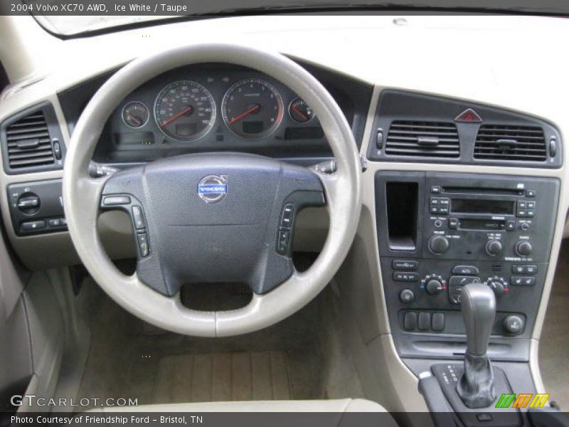 Ice White / Taupe 2004 Volvo XC70 AWD
