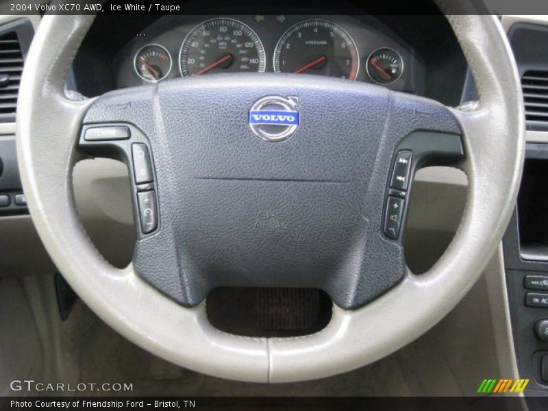 Ice White / Taupe 2004 Volvo XC70 AWD