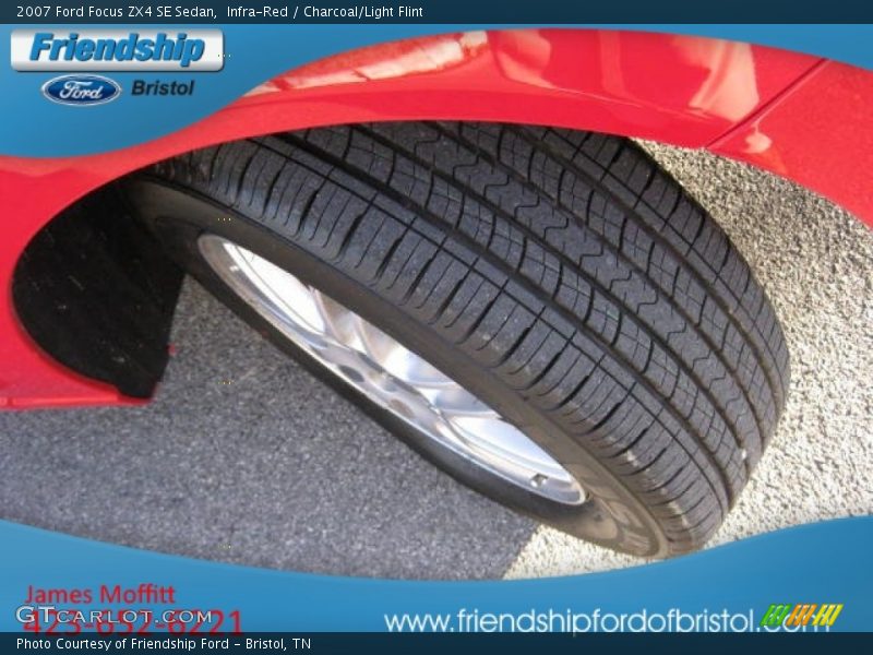 Infra-Red / Charcoal/Light Flint 2007 Ford Focus ZX4 SE Sedan
