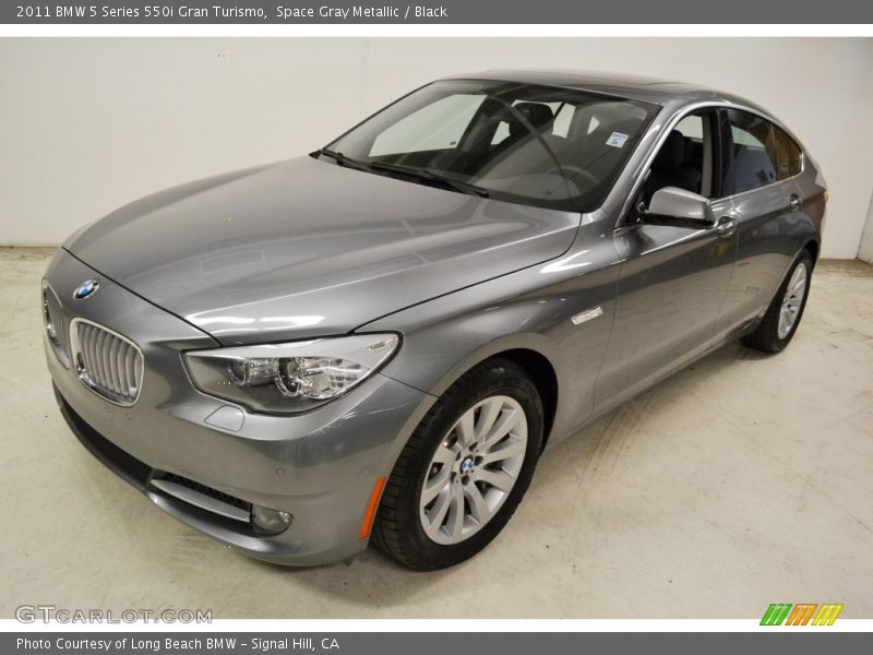 Front 3/4 View of 2011 5 Series 550i Gran Turismo