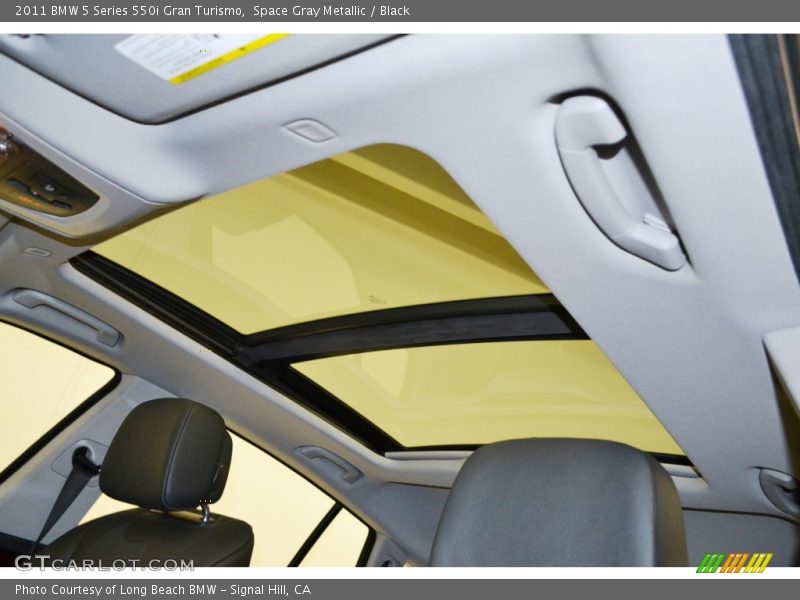 Sunroof of 2011 5 Series 550i Gran Turismo