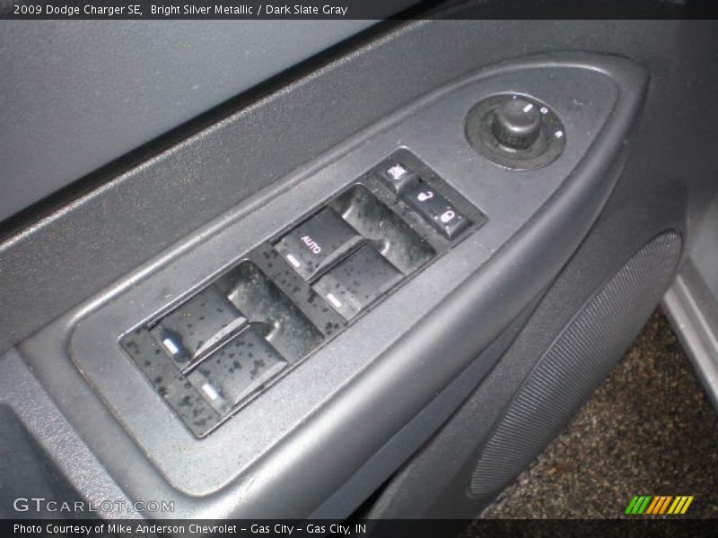 Bright Silver Metallic / Dark Slate Gray 2009 Dodge Charger SE