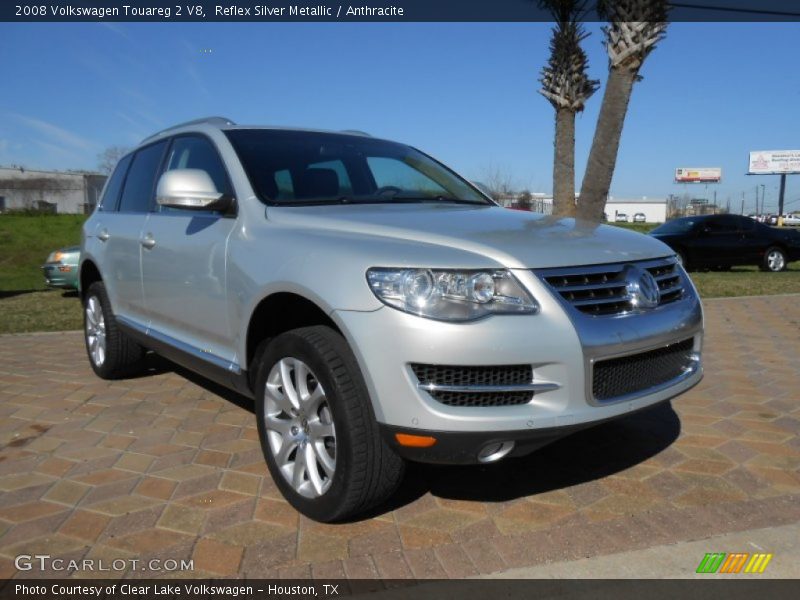 Front 3/4 View of 2008 Touareg 2 V8