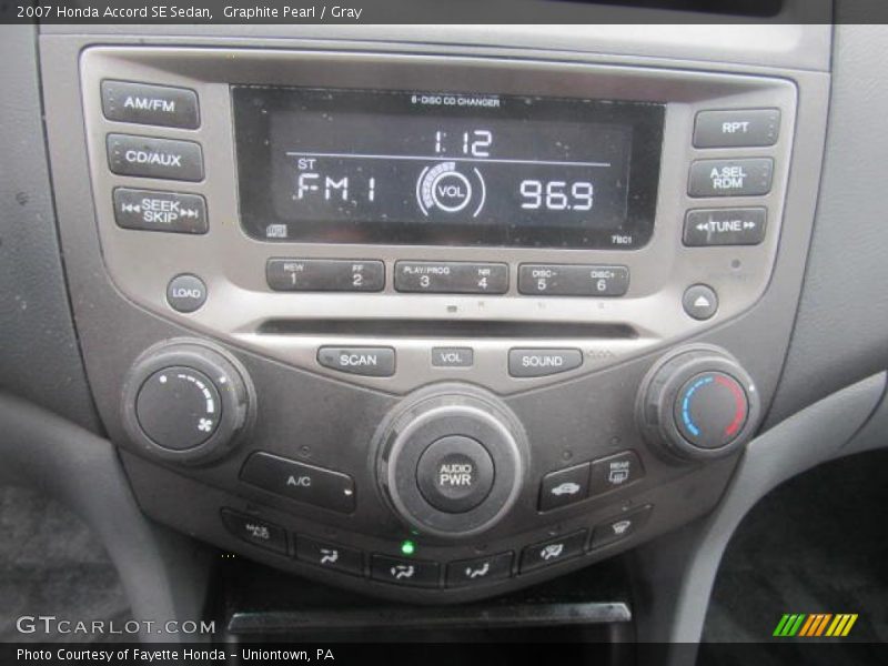 Controls of 2007 Accord SE Sedan