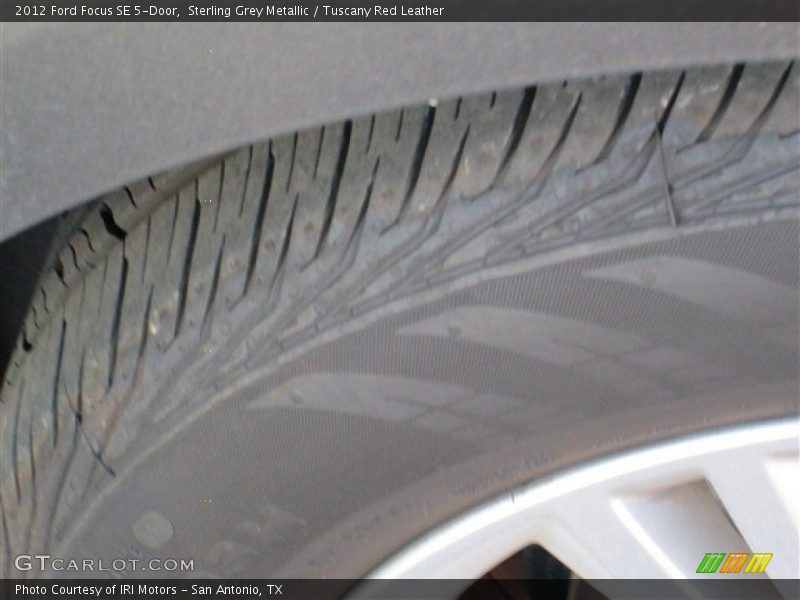 Sterling Grey Metallic / Tuscany Red Leather 2012 Ford Focus SE 5-Door