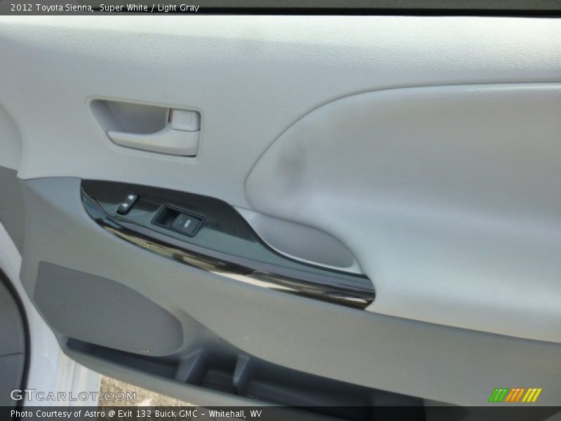 Super White / Light Gray 2012 Toyota Sienna