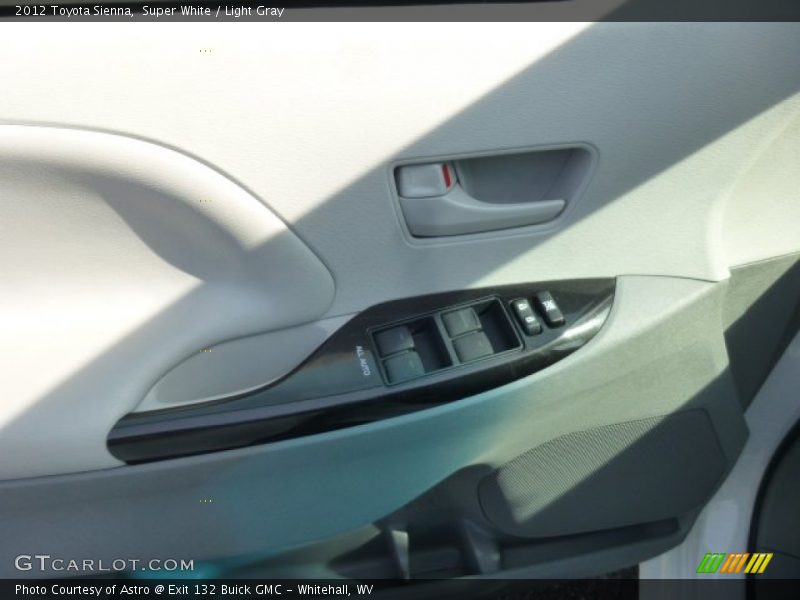 Super White / Light Gray 2012 Toyota Sienna