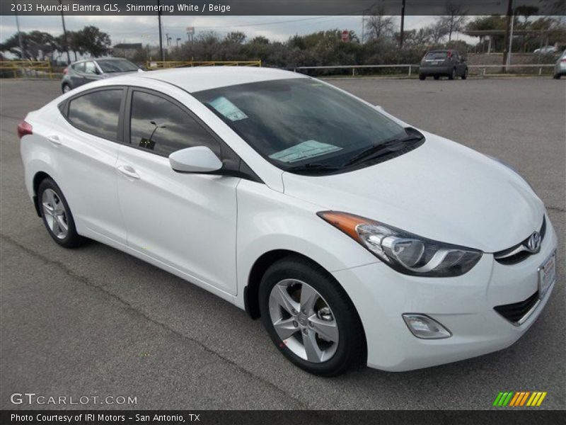 Front 3/4 View of 2013 Elantra GLS