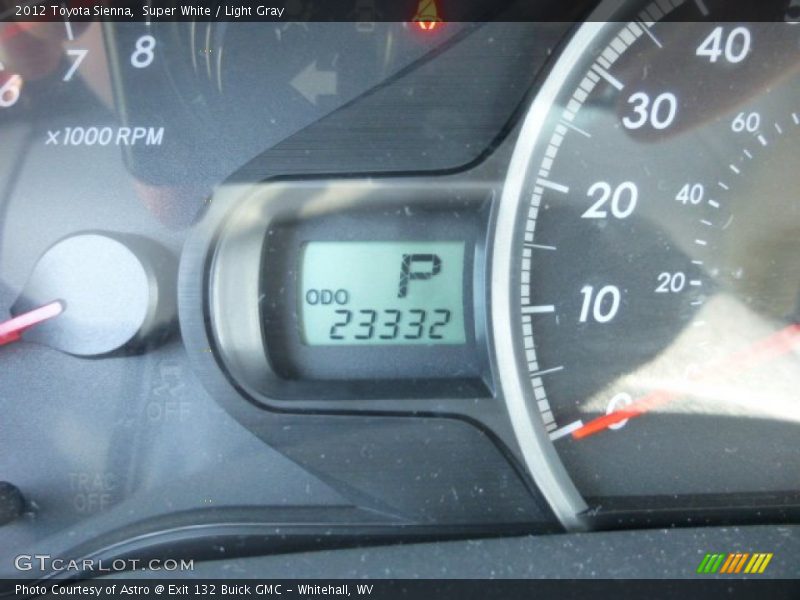 Super White / Light Gray 2012 Toyota Sienna
