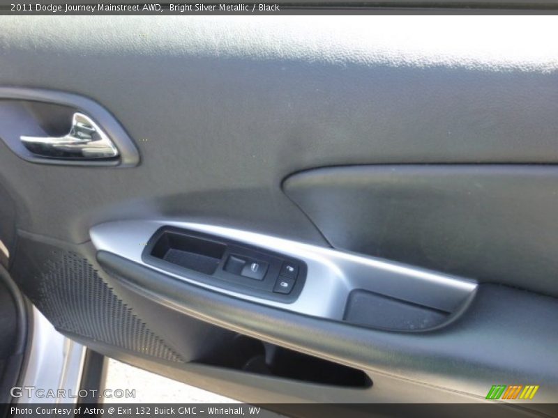 Bright Silver Metallic / Black 2011 Dodge Journey Mainstreet AWD
