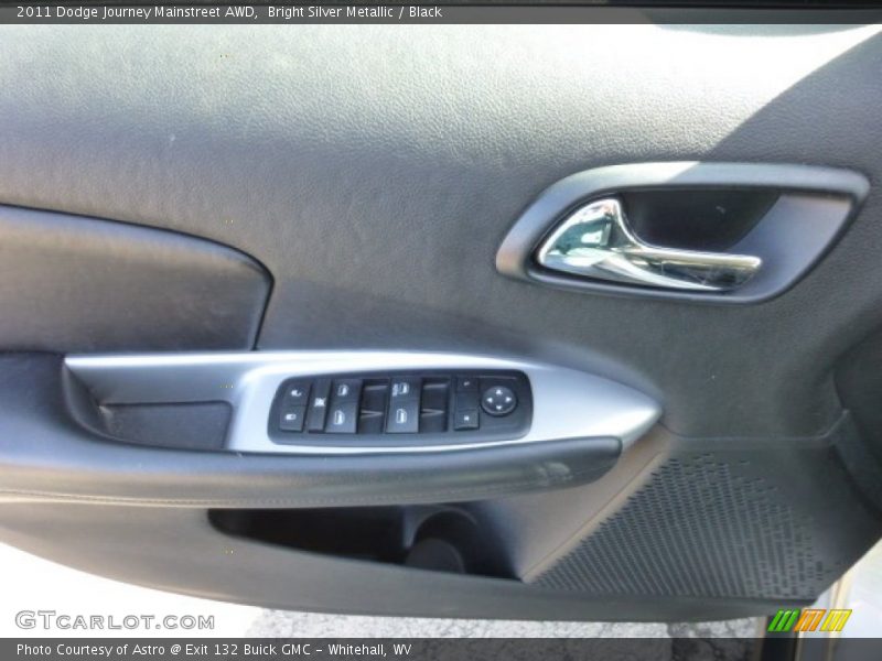 Bright Silver Metallic / Black 2011 Dodge Journey Mainstreet AWD