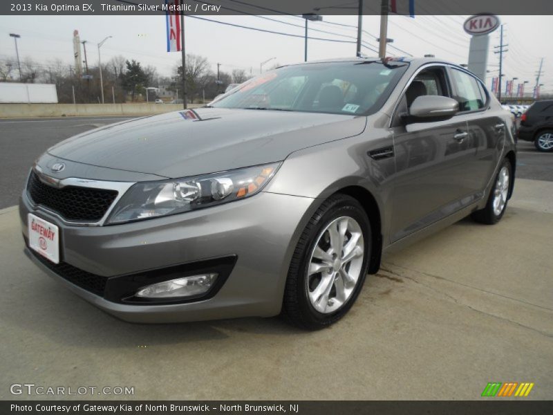 Front 3/4 View of 2013 Optima EX