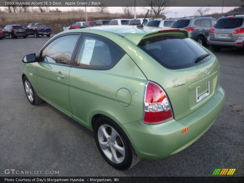 Apple Green / Black 2009 Hyundai Accent SE 3 Door