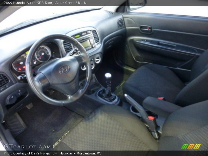 Black Interior - 2009 Accent SE 3 Door 