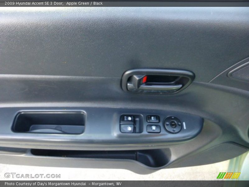 Apple Green / Black 2009 Hyundai Accent SE 3 Door
