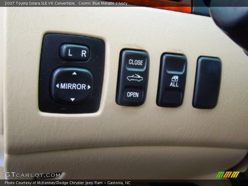 Controls of 2007 Solara SLE V6 Convertible