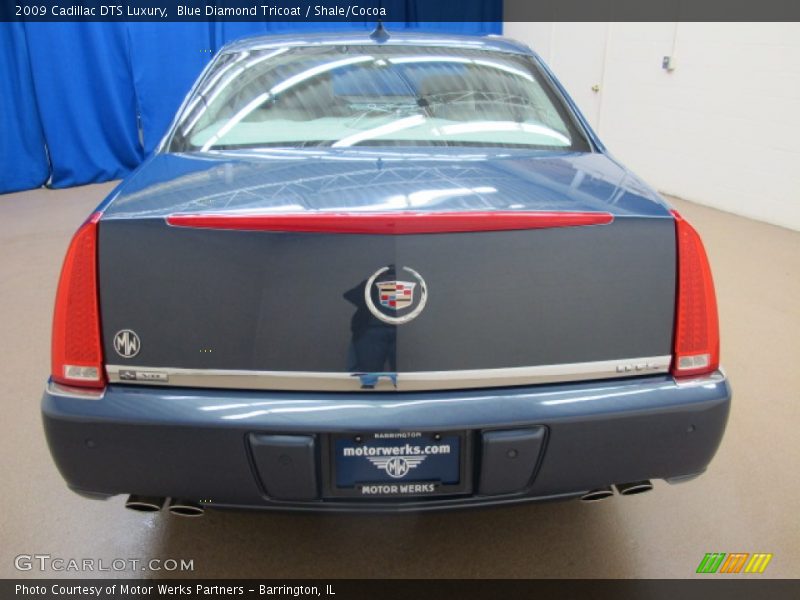 Blue Diamond Tricoat / Shale/Cocoa 2009 Cadillac DTS Luxury