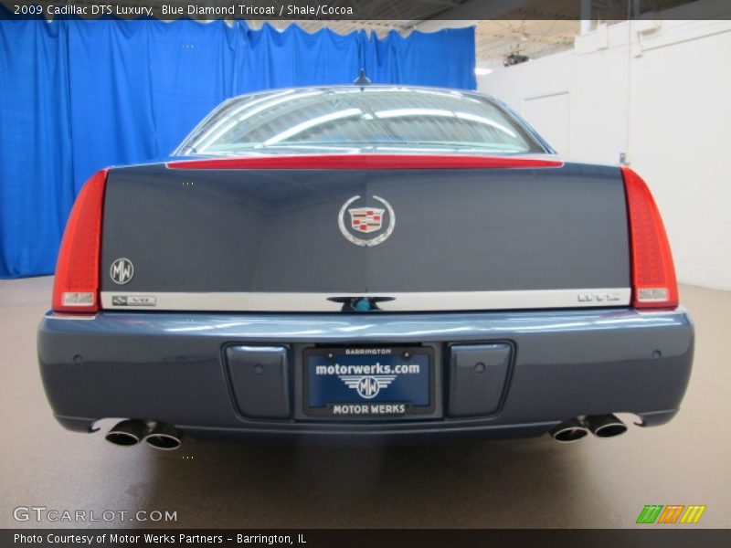 Blue Diamond Tricoat / Shale/Cocoa 2009 Cadillac DTS Luxury