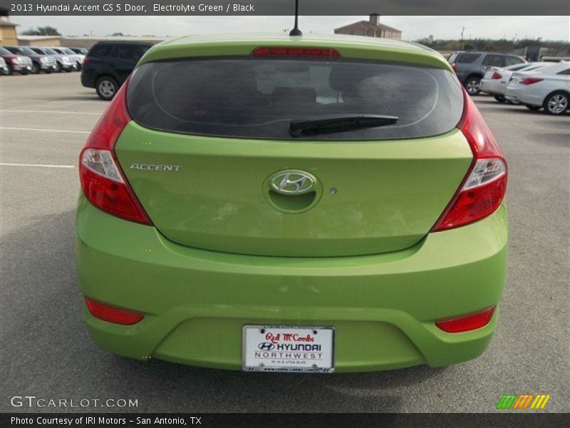 Electrolyte Green / Black 2013 Hyundai Accent GS 5 Door