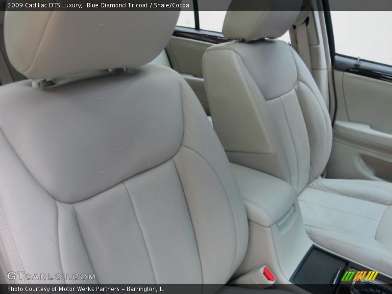 Blue Diamond Tricoat / Shale/Cocoa 2009 Cadillac DTS Luxury