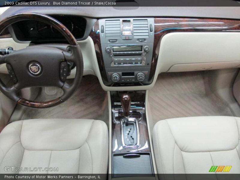 Dashboard of 2009 DTS Luxury